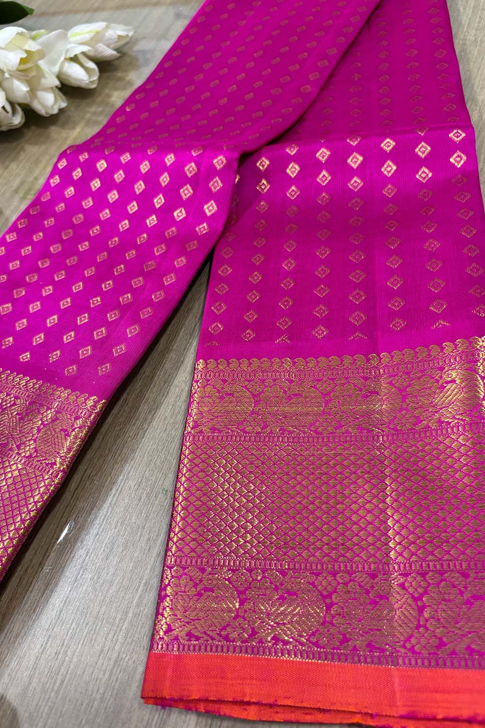 Stunning Pink Handloom Kanjeevaram Pure Silk Small Booti Design Dupatta - Luxurion World