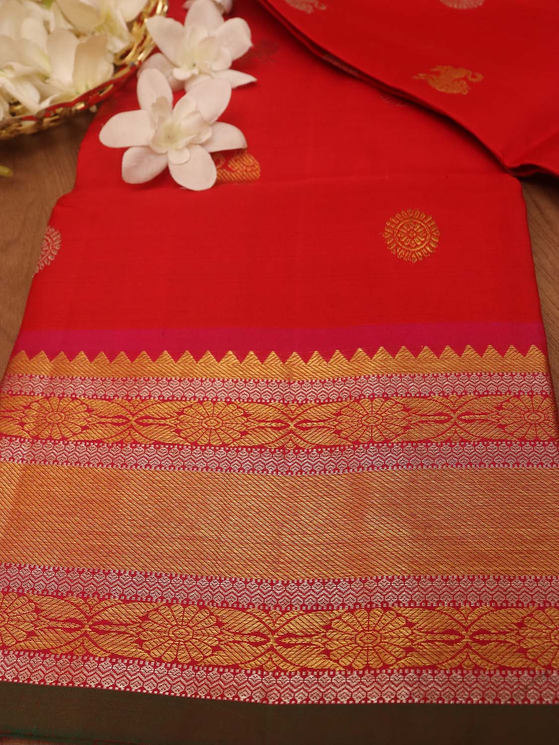 Red Kanjeevaram Handloom Pure Silk Dupatta - Luxurion World