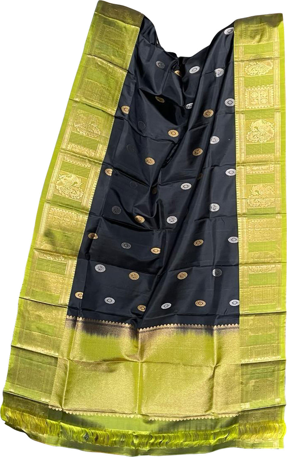 Exquisite Black Kanjeevaram Silk Dupatta - Luxurion World