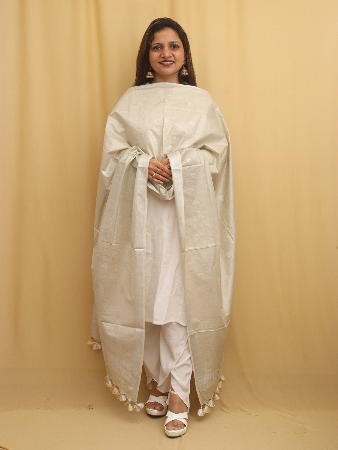 Off White Bhagalpur Handloom Linen Cotton Dupatta - Luxurion World