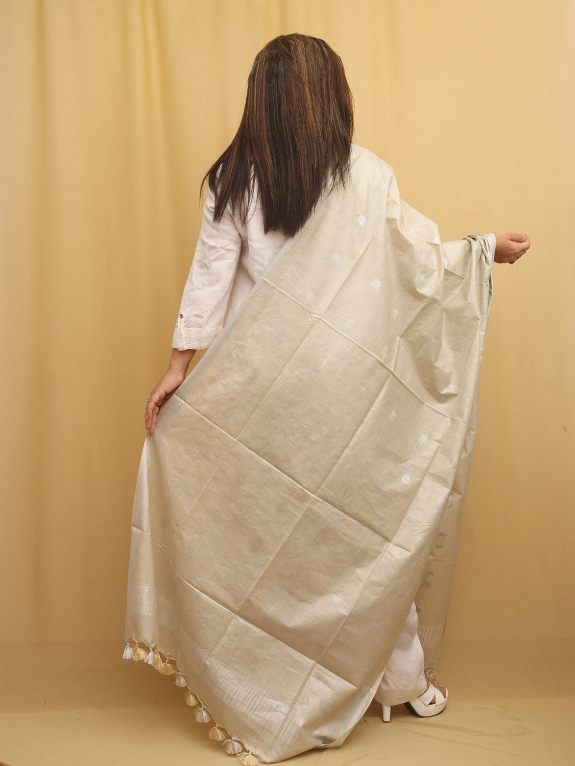 Off White Bhagalpur Handloom Linen Cotton Dupatta - Luxurion World
