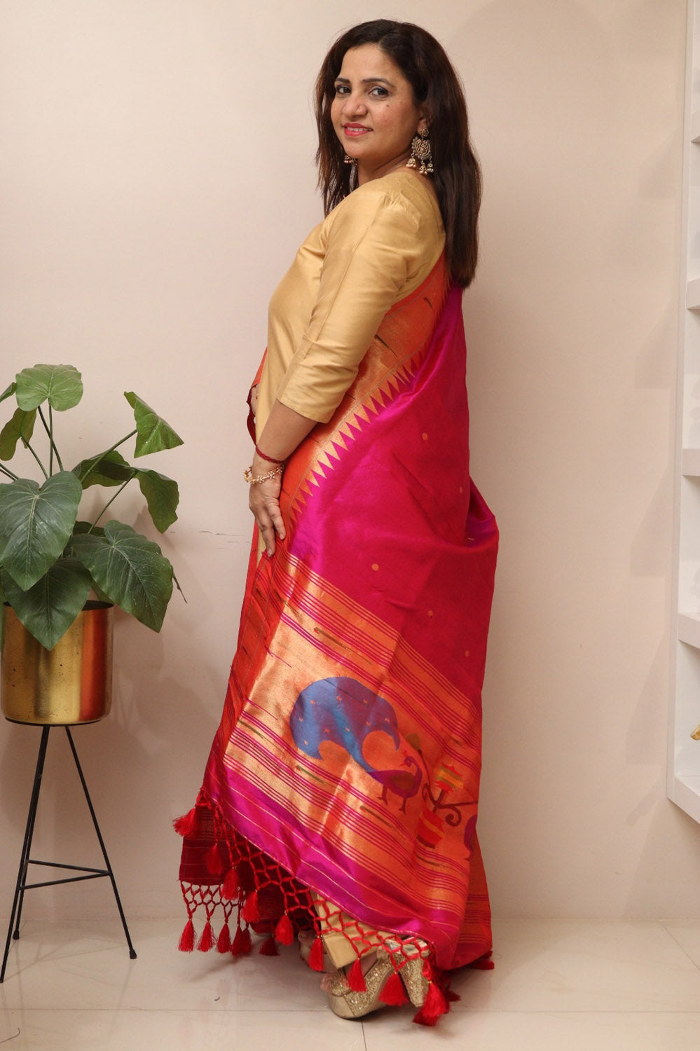 Pink Paithani Handloom Pure Silk Peacock Design Muniya Border Dupatta - Luxurion World- Crafted Heirlooms