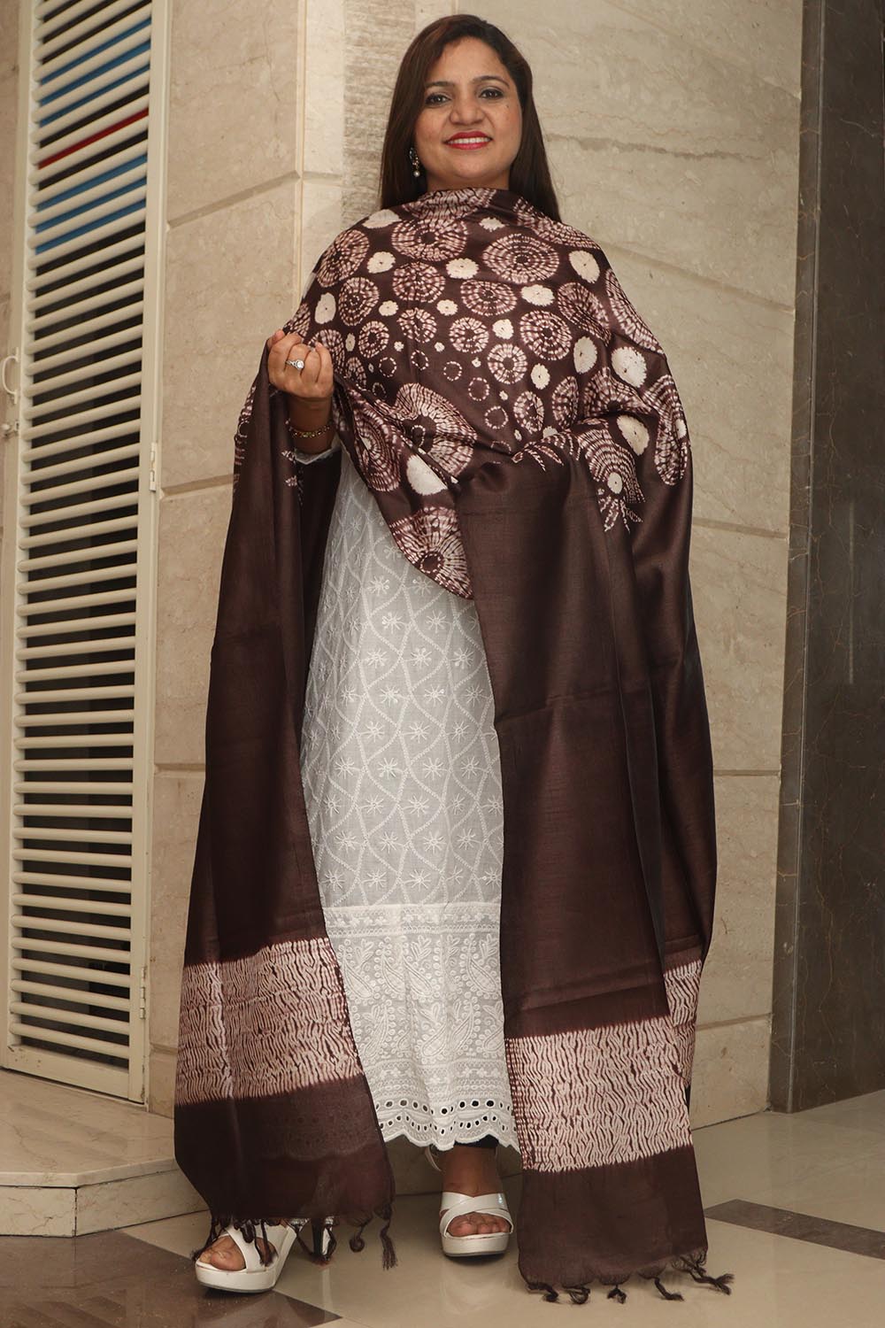 Brown Shibori Tie N Dye Pure Tussar Silk Hand Needle Work Dupatta - Luxurion World