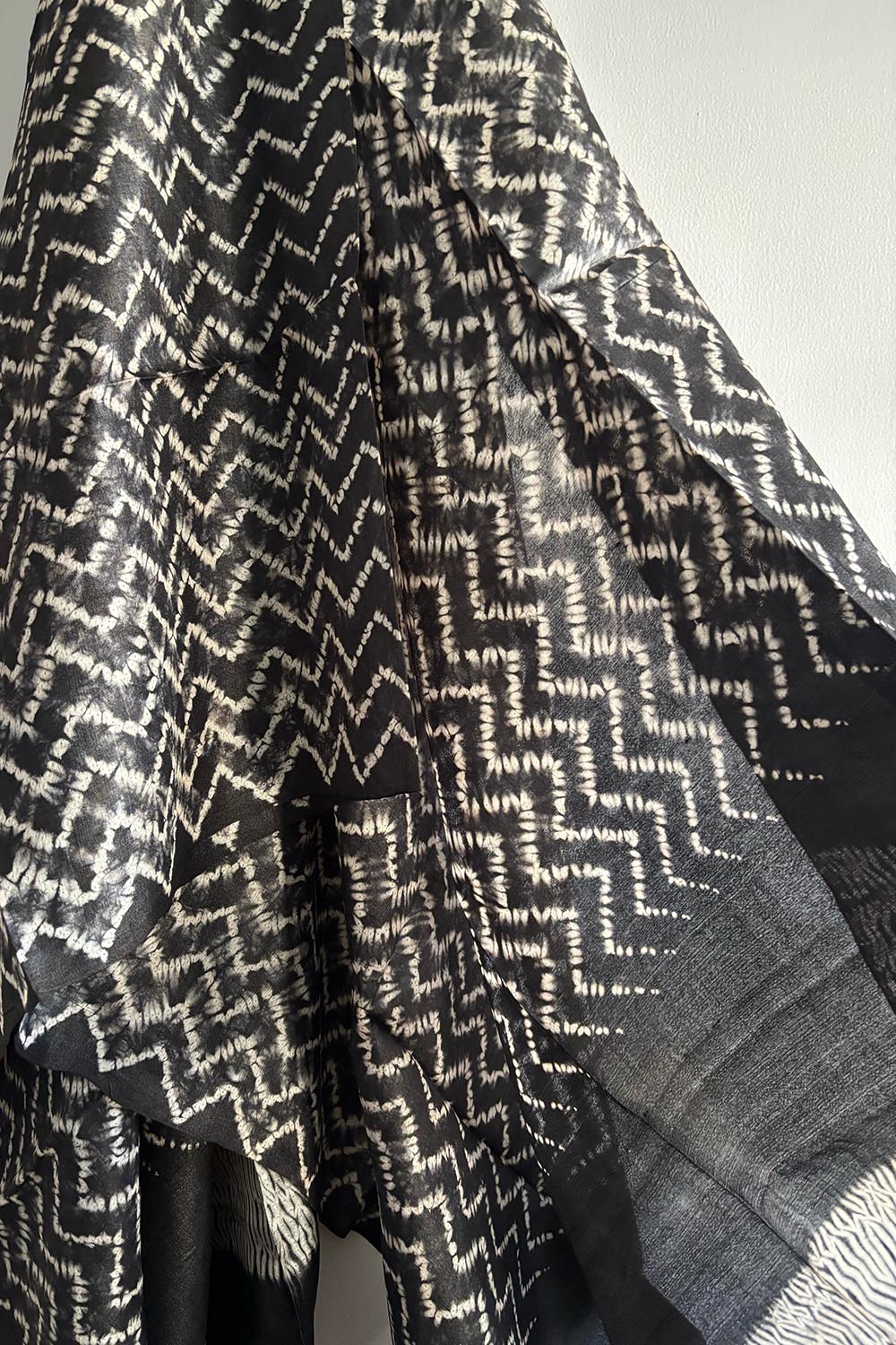 Black Shibori Tie N Dye Pure Tussar Silk Hand Needle Work Dupatta - Luxurion World