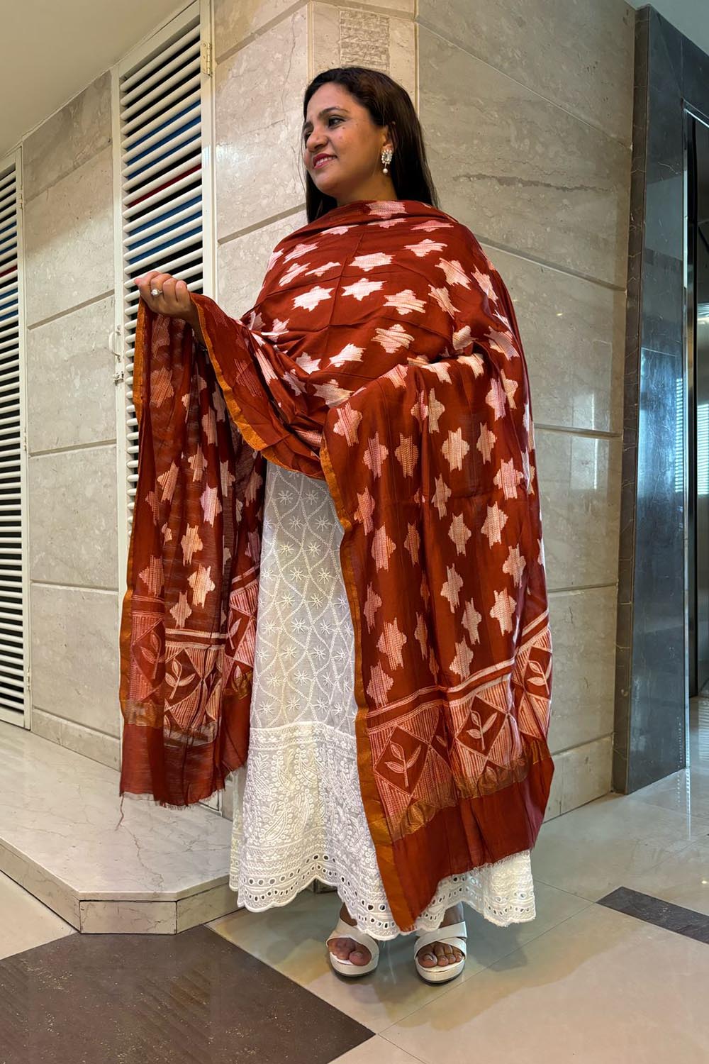 Stunning Maroon Shibori Tie N Dye Maheshwari Silk Dupatta - Luxurion World- Crafted Heirlooms