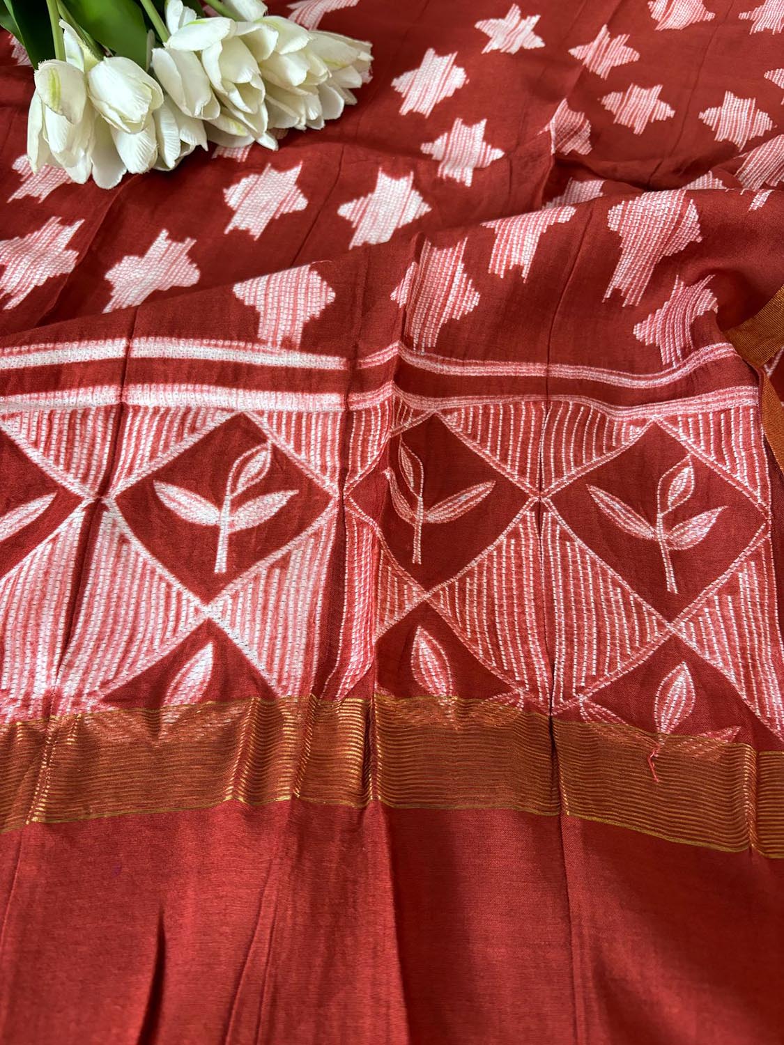 Stunning Maroon Shibori Tie N Dye Maheshwari Silk Dupatta - Luxurion World- Crafted Heirlooms