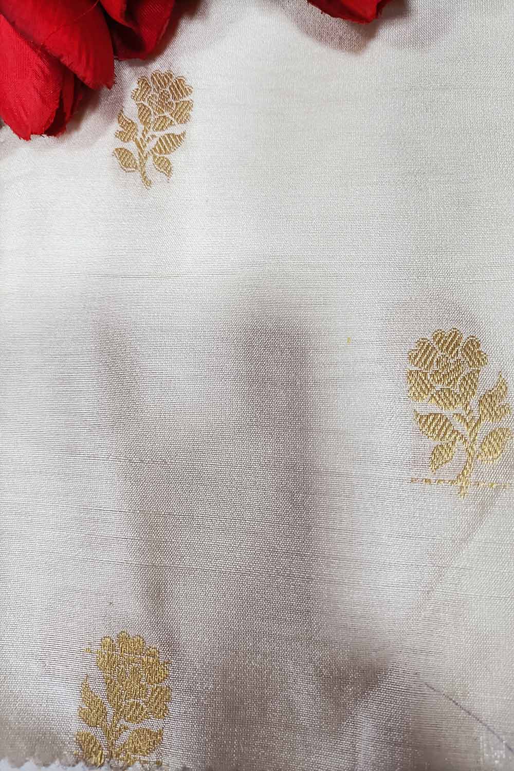 Dyeable Handloom Banarasi Pure Chiniya Silk Booti Design Fabric ( 2.5 Mtr ) - Luxurion World