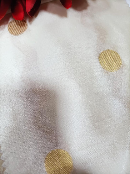 Dyeable Handloom Banarasi Pure Chiniya Silk Booti Design Fabric ( 2.5 Mtr ) - Luxurion World