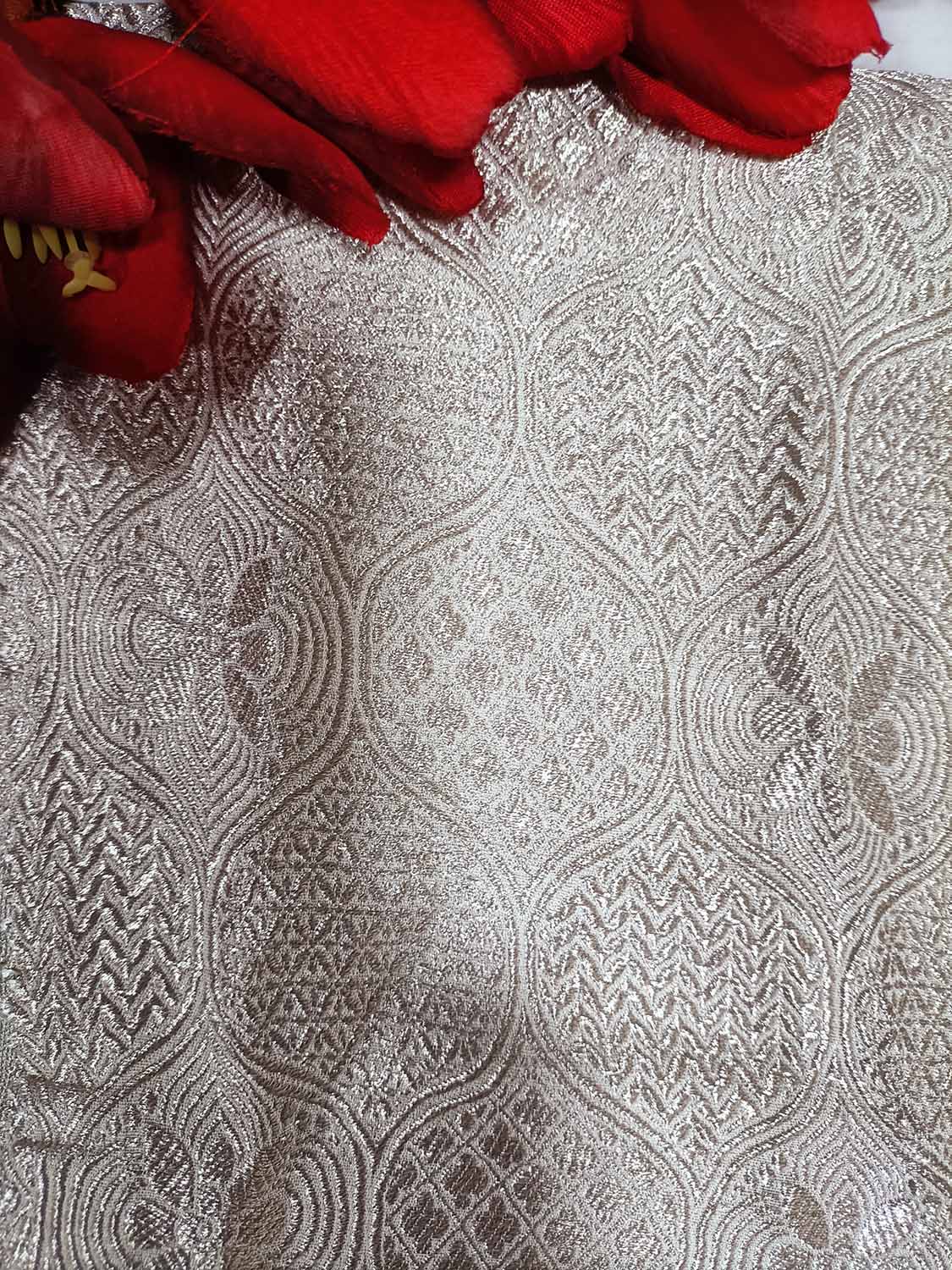 Dyeable Handloom Banarasi Pure Georgette Fabric ( 2.5 Mtr ) - Luxurion World