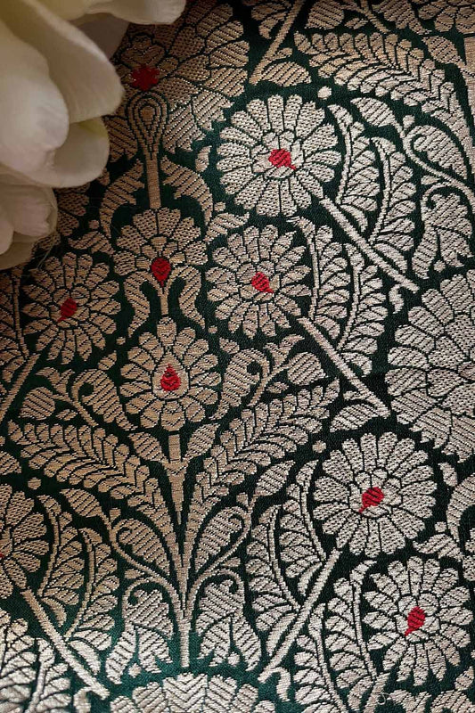 Exquisite Green Banarasi Handloom Silk Fabric  ( 2.5 Mtr )