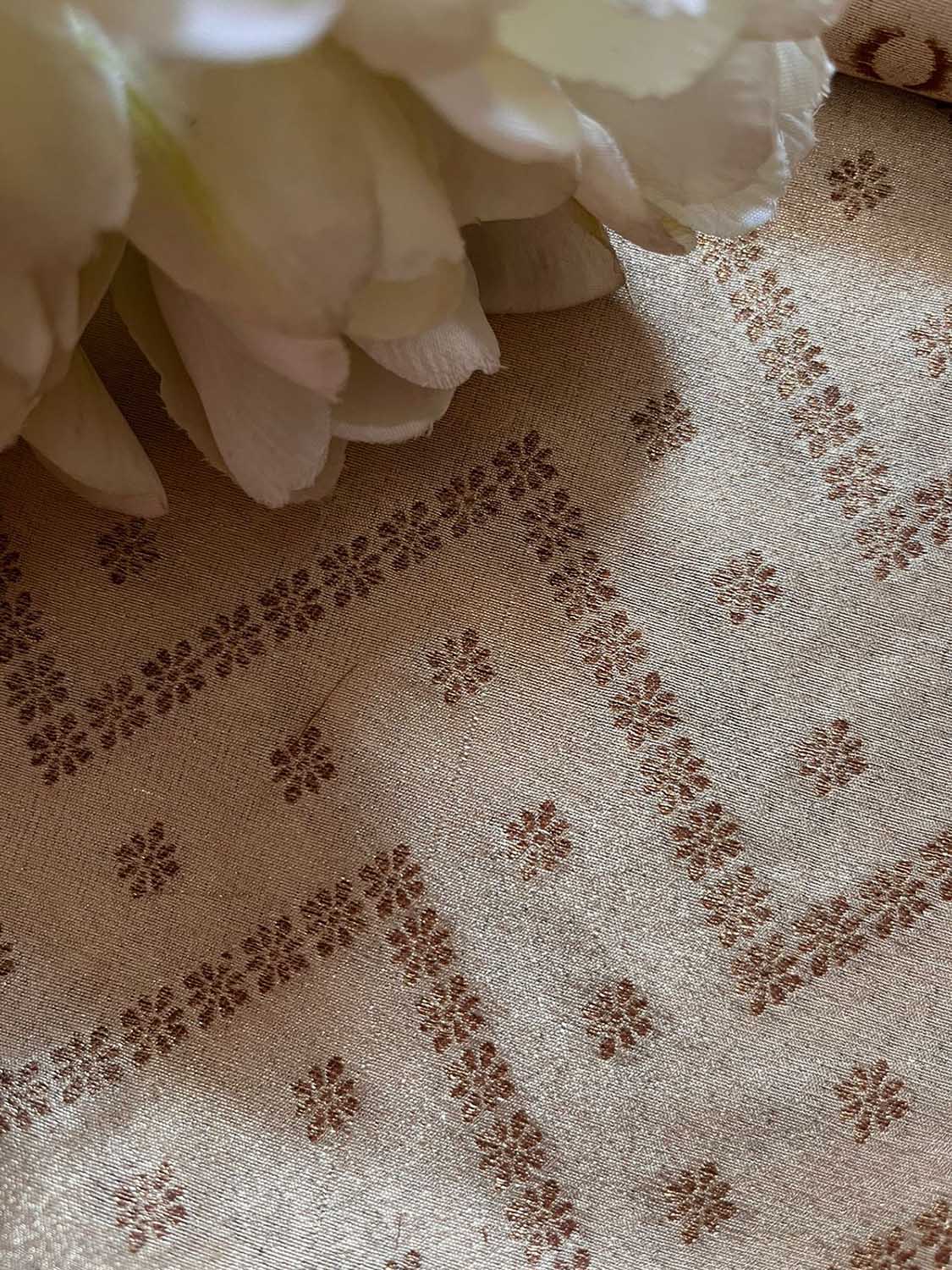 Exquisite Golden Banarasi Tissue Brocade Silk Fabric ( 2.5 Mtr ) - Luxurion World