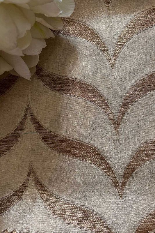 Exquisite Golden Banarasi Handloom Silk Fabric ( 2.5 Mtr )