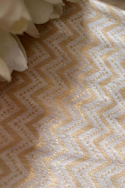 Exquisite Golden Banarasi Handloom Brocade Georgette Fabric  ( 2.5 Mtr ) - Luxurion World