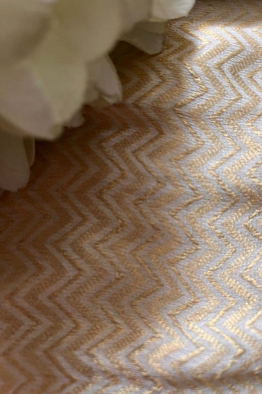 Exquisite Golden Banarasi Handloom Brocade Georgette ( 2.5 Mtr ) - Luxurion World