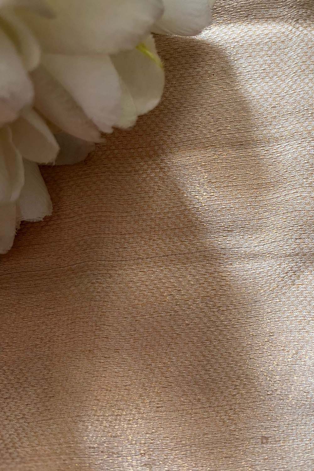 Exquisite Golden Banarasi Handloom Brocade Georgette Fabric  ( 2.5 Mtr ) - Luxurion World