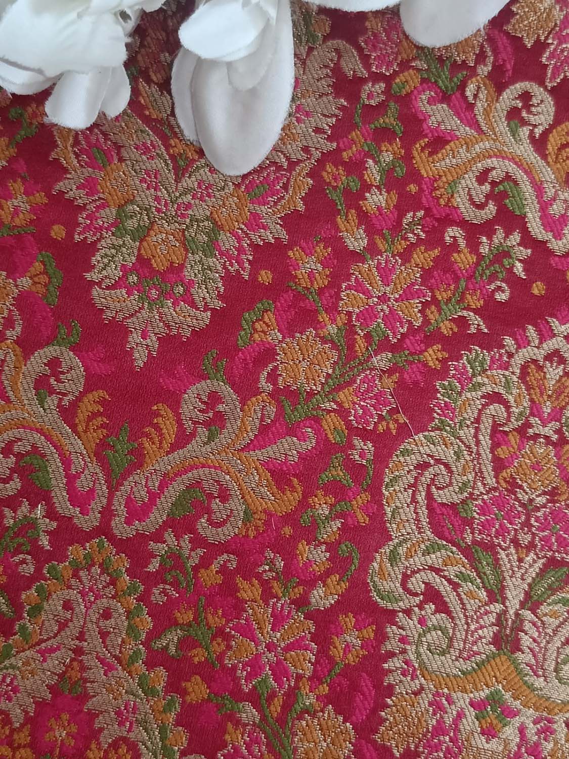 Exquisite Pink Banarasi Silk Fabric - Handloom Kimkhwab ( 2.5 Mtr ) - Luxurion World
