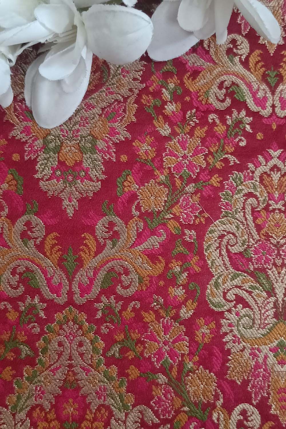 Exquisite Pink Banarasi Silk Fabric - Handloom Kimkhwab ( 2.5 Mtr ) - Luxurion World