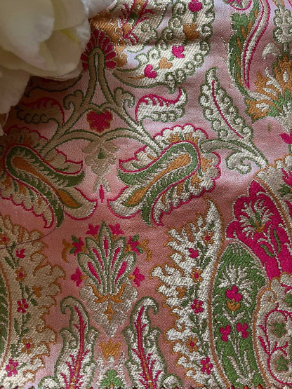 Exquisite Pink Banarasi Silk Fabric - Handloom Kimkhwab ( 2.5 Mtr ) - Luxurion World