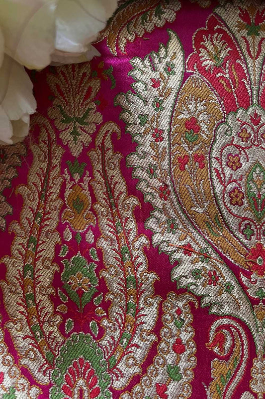 Exquisite Pink Banarasi Silk Fabric - Handloom Kimkhwab ( 2.5 Mtr ) - Luxurion World