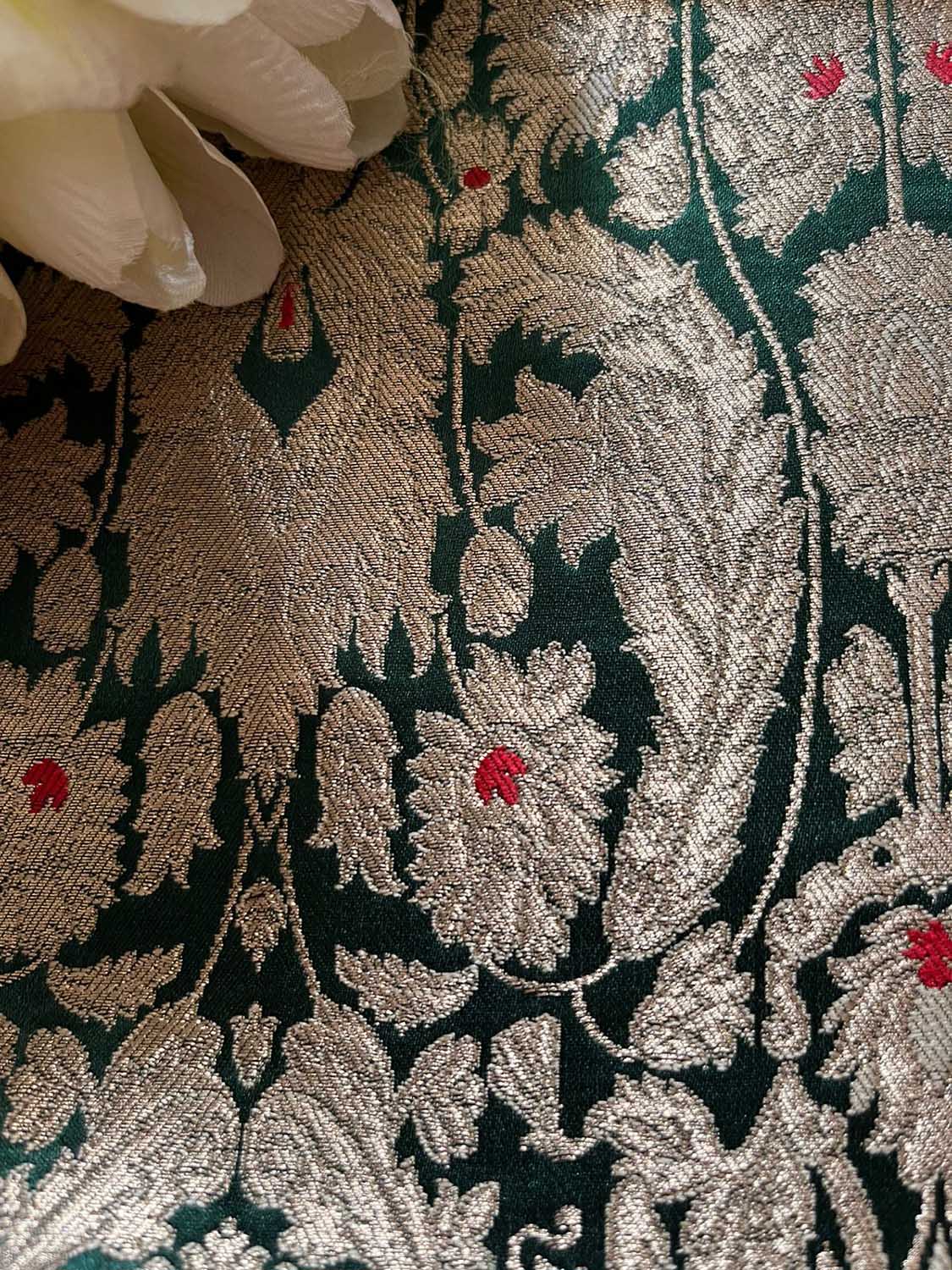Green Banarasi Handloom Kimkhwab Silk Fabric ( 2.5 Mtr ) - Luxurion World
