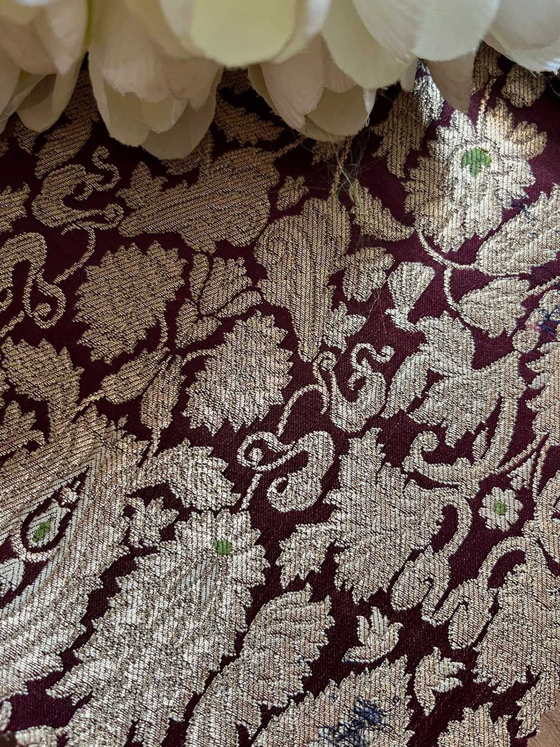 Exquisite Maroon Banarasi Silk Fabric - Handloom Kimkhwab ( 2.5 Mtr ) - Luxurion World