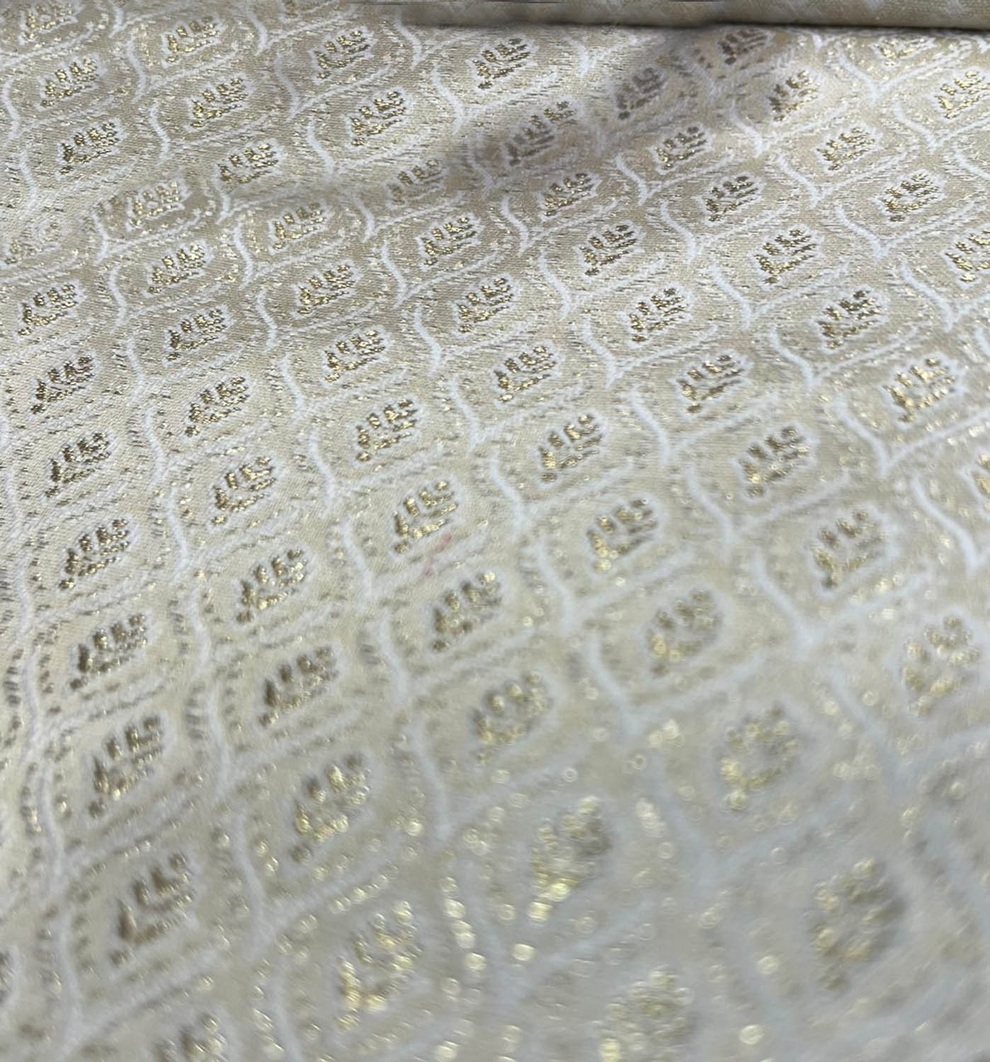 Elegant White Banarasi Brocade Satin Silk Fabric ( 2.5 Mtr ) - Luxurion World