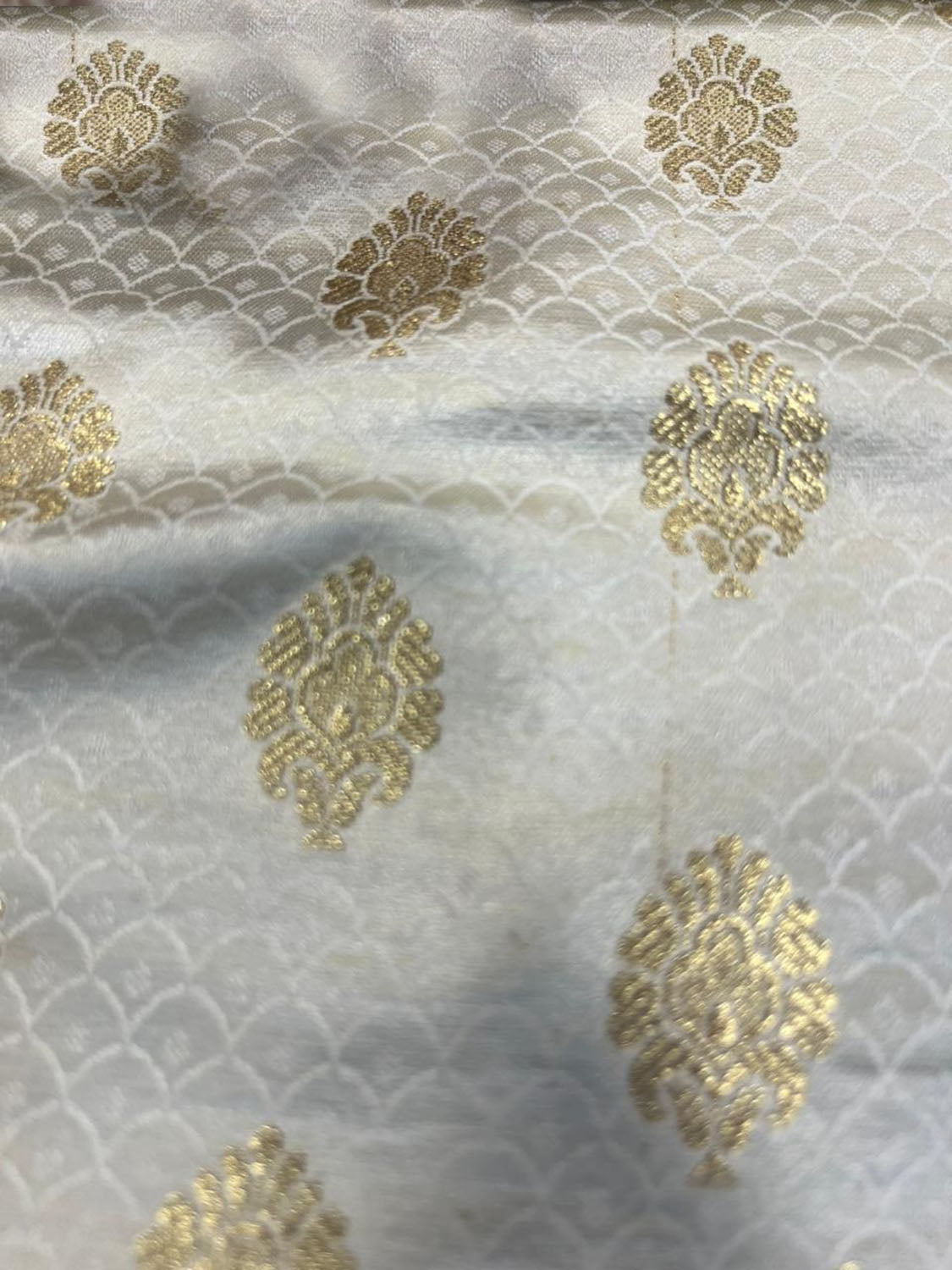 Elegant White Banarasi Brocade Satin Silk Fabric ( 2.5 Mtr ) - Luxurion World