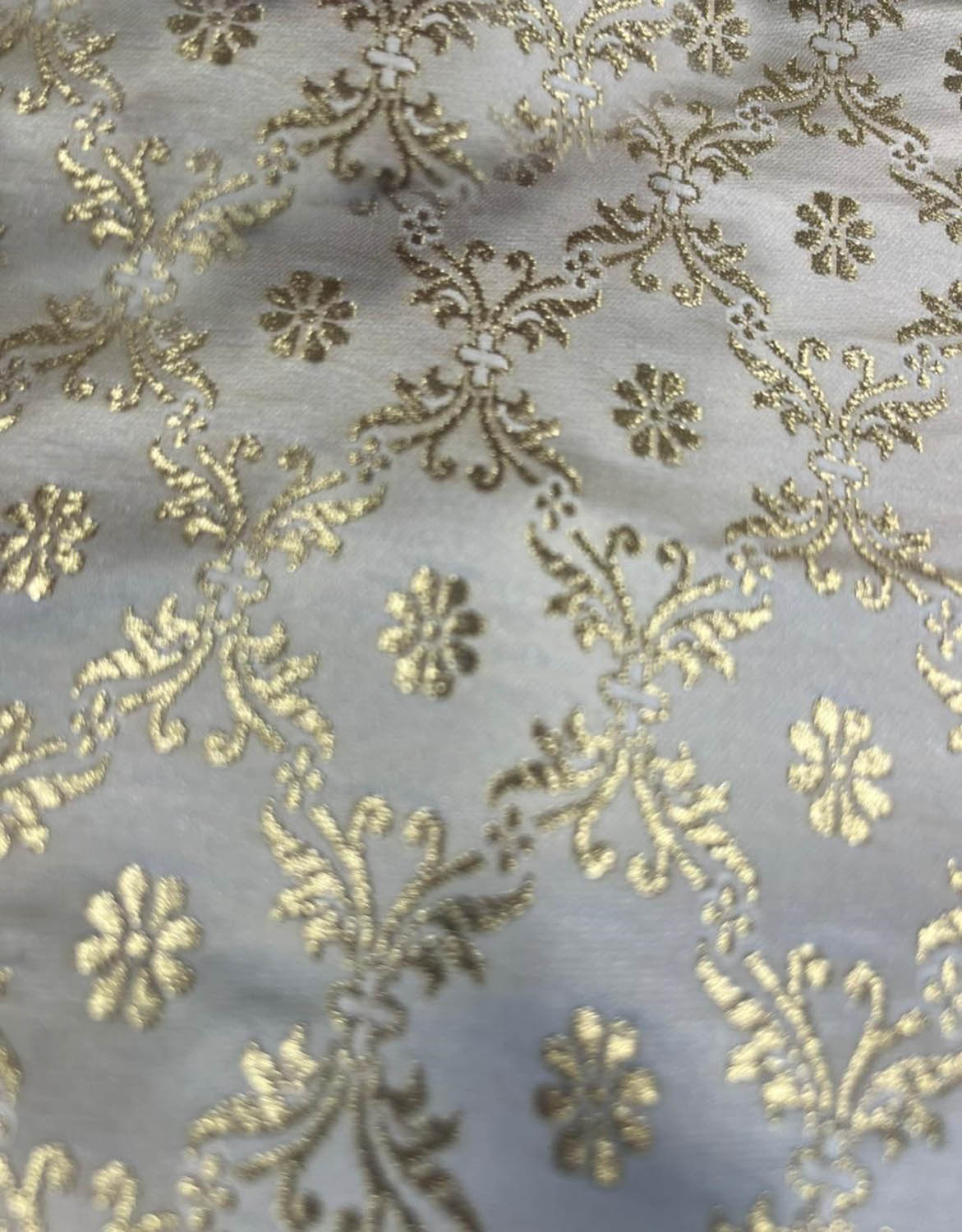 Elegant White Banarasi Brocade Satin Silk Fabric ( 2.5 Mtr ) - Luxurion World