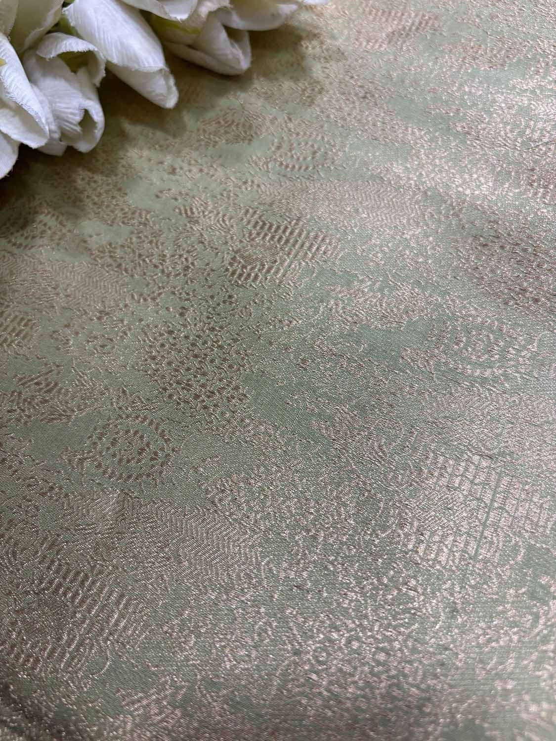 Green Banarasi Pure Katan Silk Brocade Fabric ( 2.5 Mtr ) - Luxurion World