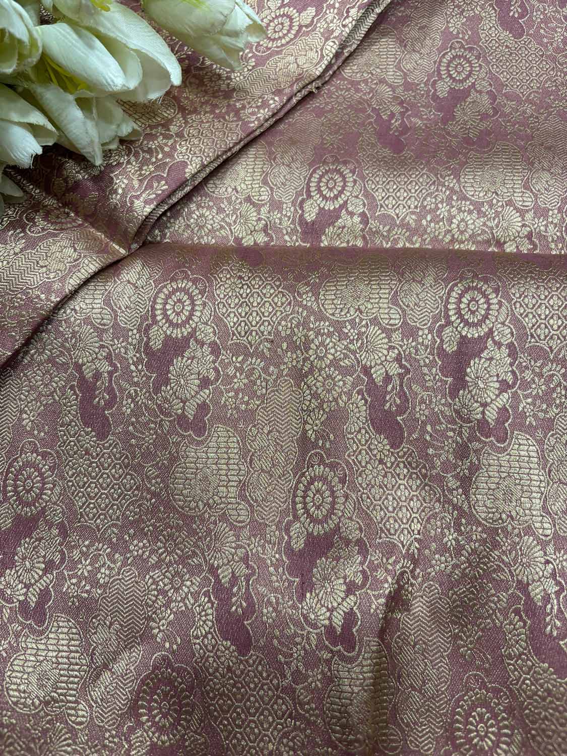 Exquisite Pink Banarasi Pure Katan Silk Brocade Fabric ( 2.5 Mtr ) - Luxurion World
