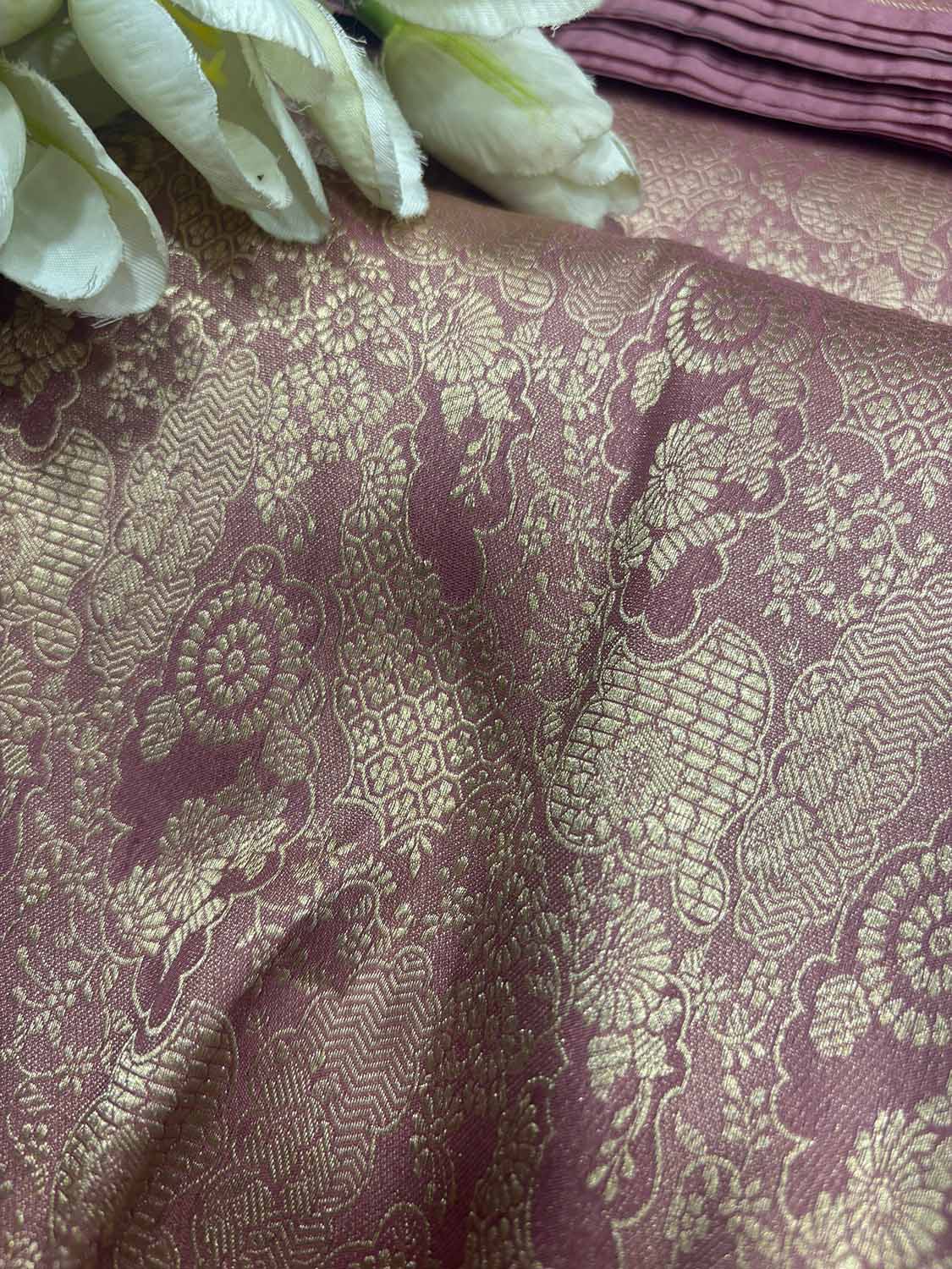 Exquisite Pink Banarasi Pure Katan Silk Brocade Fabric ( 2.5 Mtr ) - Luxurion World
