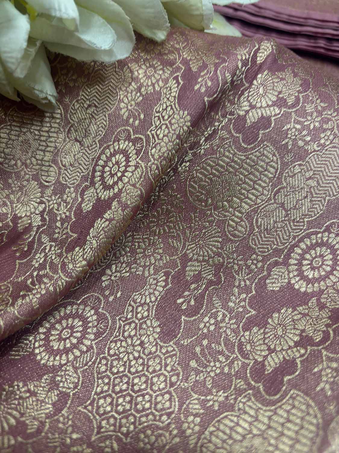 Exquisite Pink Banarasi Pure Katan Silk Brocade Fabric ( 2.5 Mtr ) - Luxurion World