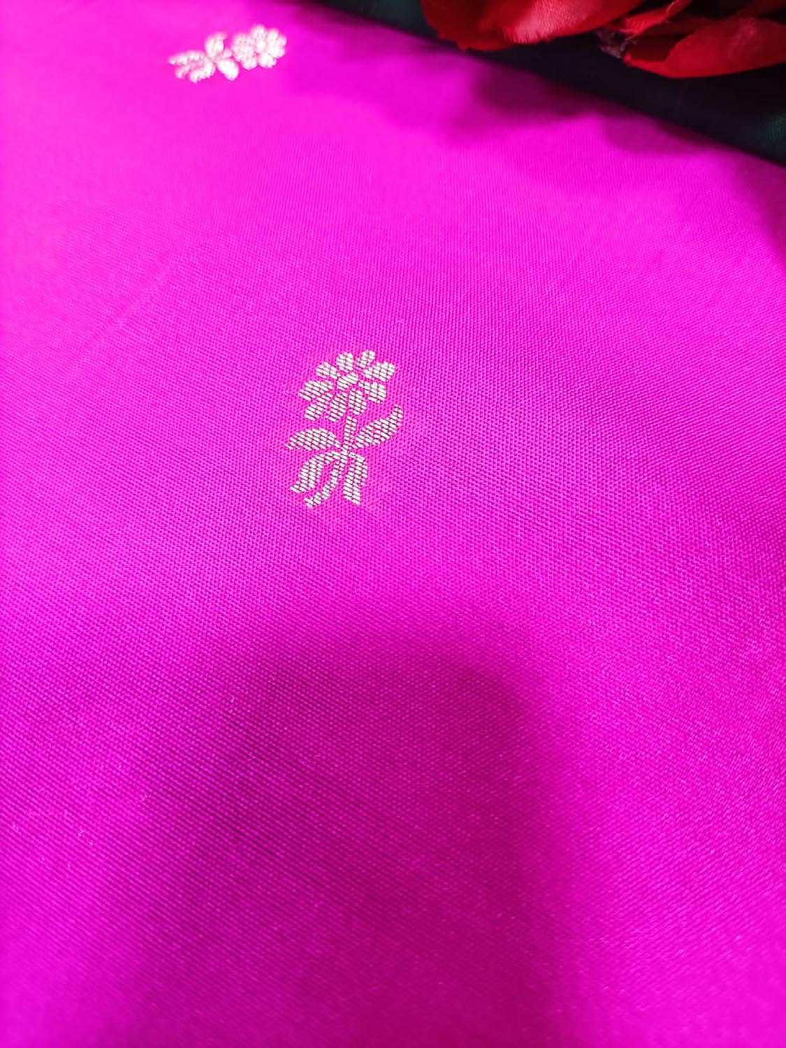 Pink Handloom Banarasi Silk Flower Design Fabric ( 2.5 Mtr ) - Luxurion World