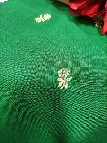 Green Handloom Banarasi Silk Flower Design Fabric ( 2.5 Mtr ) - Luxurion World