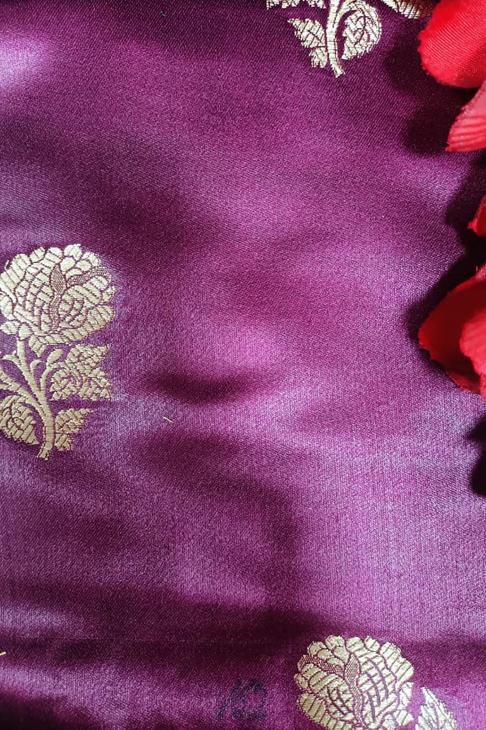 Exquisite Purple Handloom Banarasi Silk Flower Design Fabric ( 2.5 Mtr ) - Luxurion World