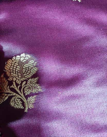 Exquisite Purple Handloom Banarasi Silk Flower Design Fabric ( 2.5 Mtr ) - Luxurion World