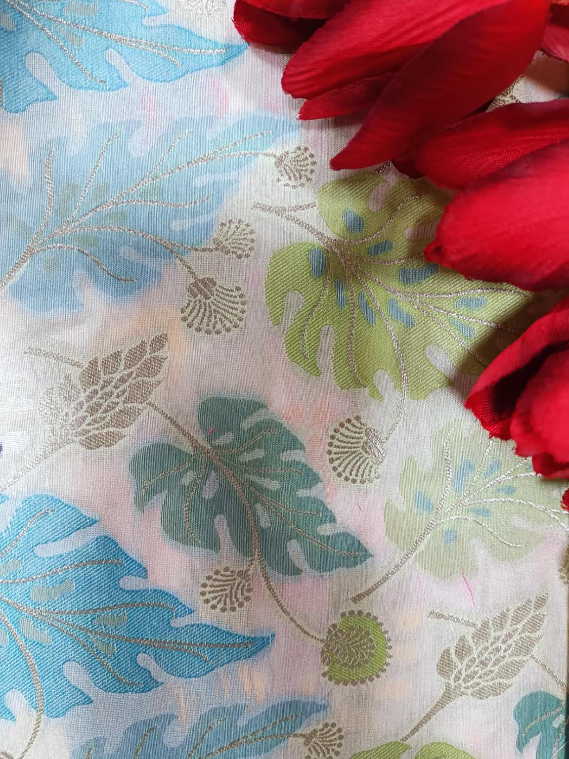 Multicolor Handloom Banarasi Silk Flower Design Meenakari Fabric ( 2.5 Mtr ) - Luxurion World