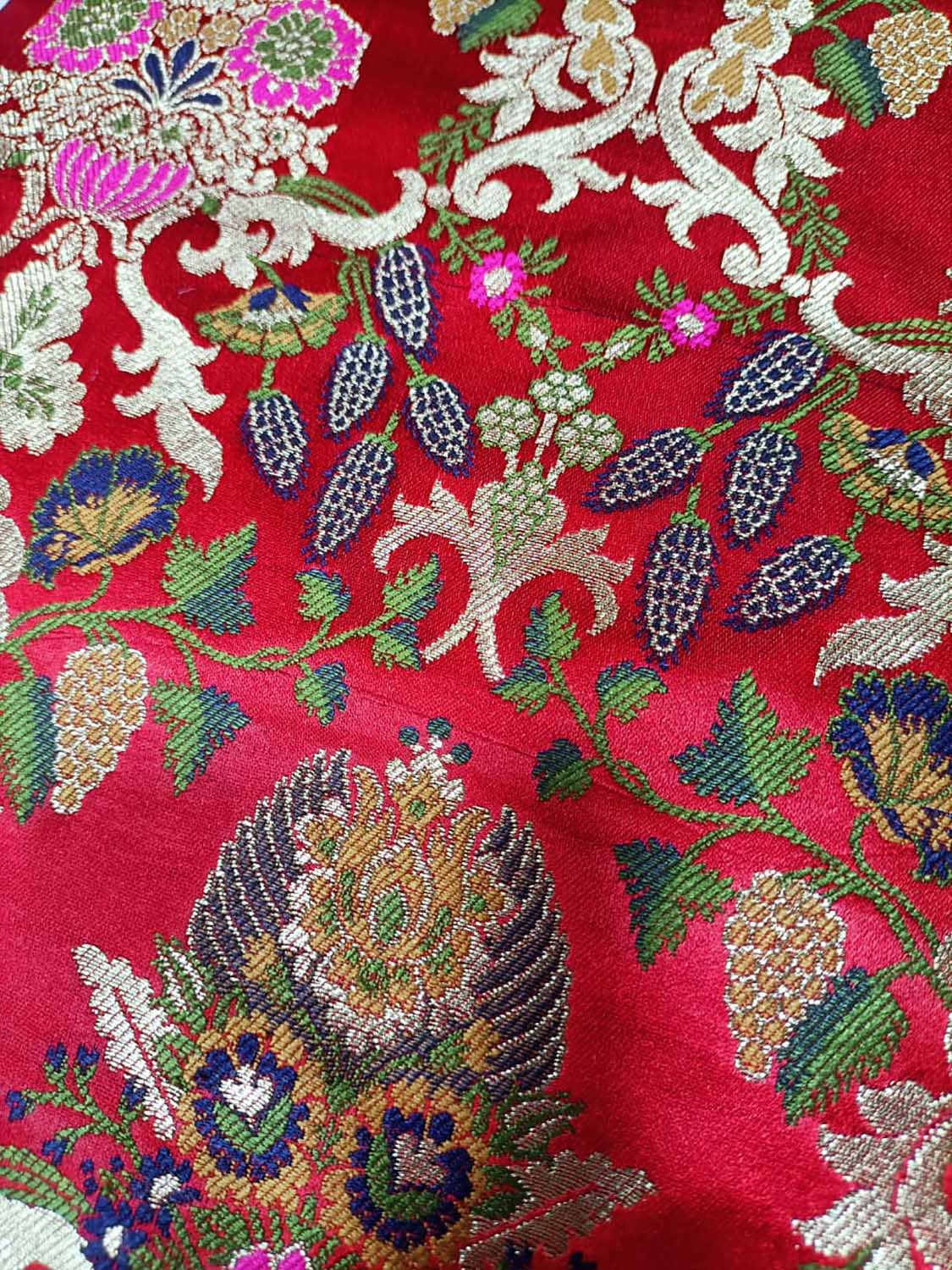 Red Handloom Banarasi Kimkhwab Silk Meenakari Flower Design Fabric ( 2.5 Mtr ) - Luxurion World