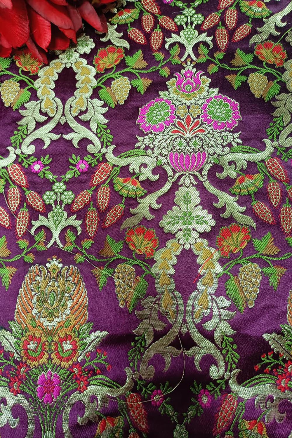 Exquisite Purple Handloom Banarasi Kimkhwab Silk Meenakari Flower Design Fabric ( 2.5 Mtr ) - Luxurion World
