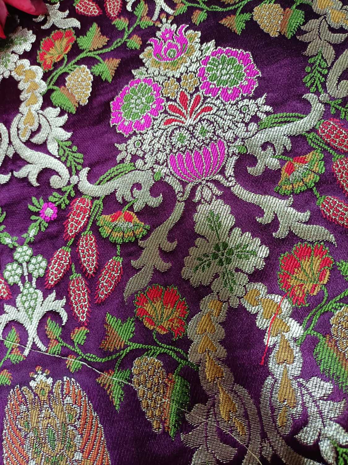 Exquisite Purple Handloom Banarasi Kimkhwab Silk Meenakari Flower Design Fabric ( 2.5 Mtr ) - Luxurion World
