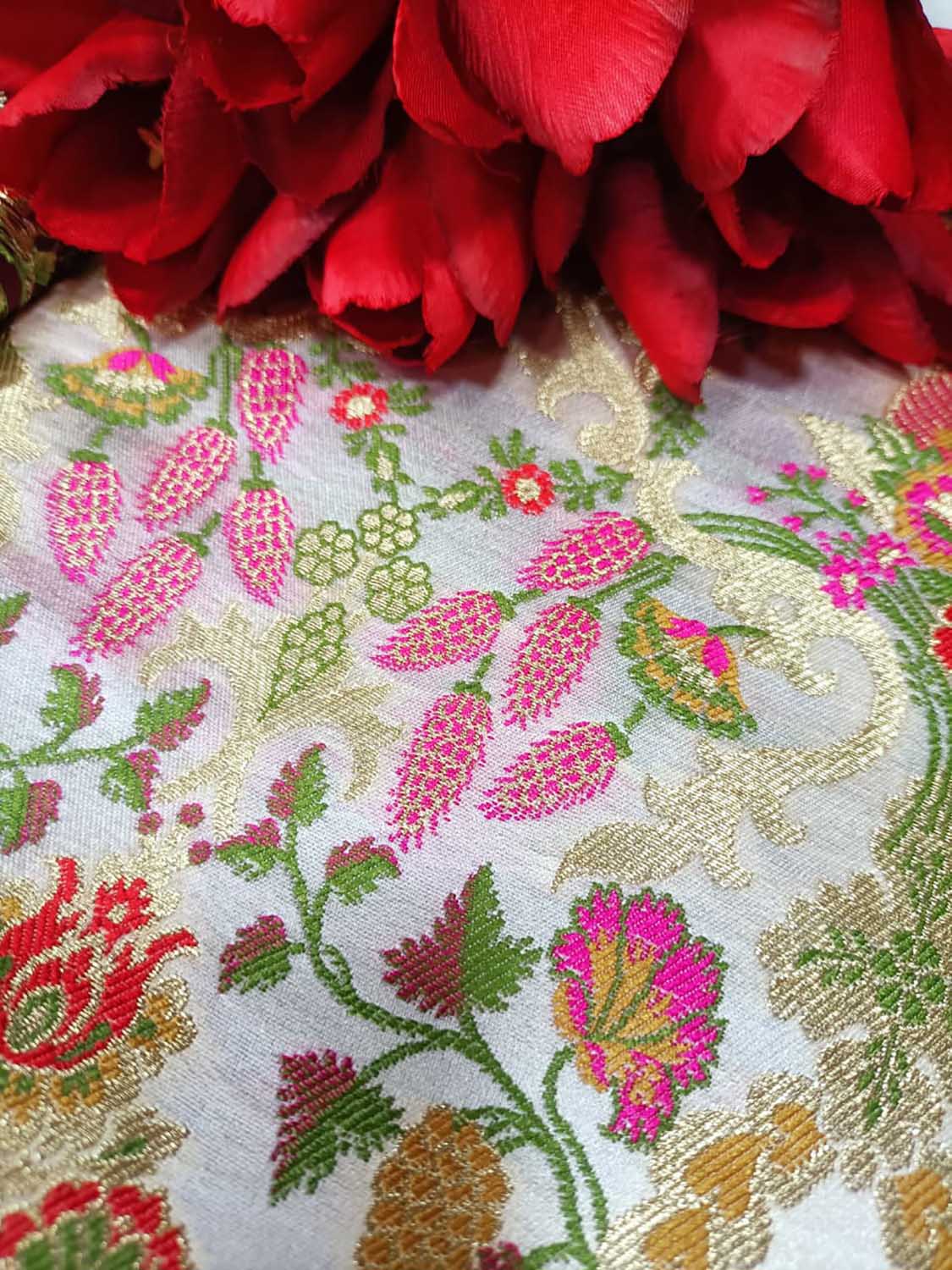 Pastel Handloom Banarasi Kimkhwab Silk Meenakari Flower Design Fabric ( 2.5 Mtr ) - Luxurion World