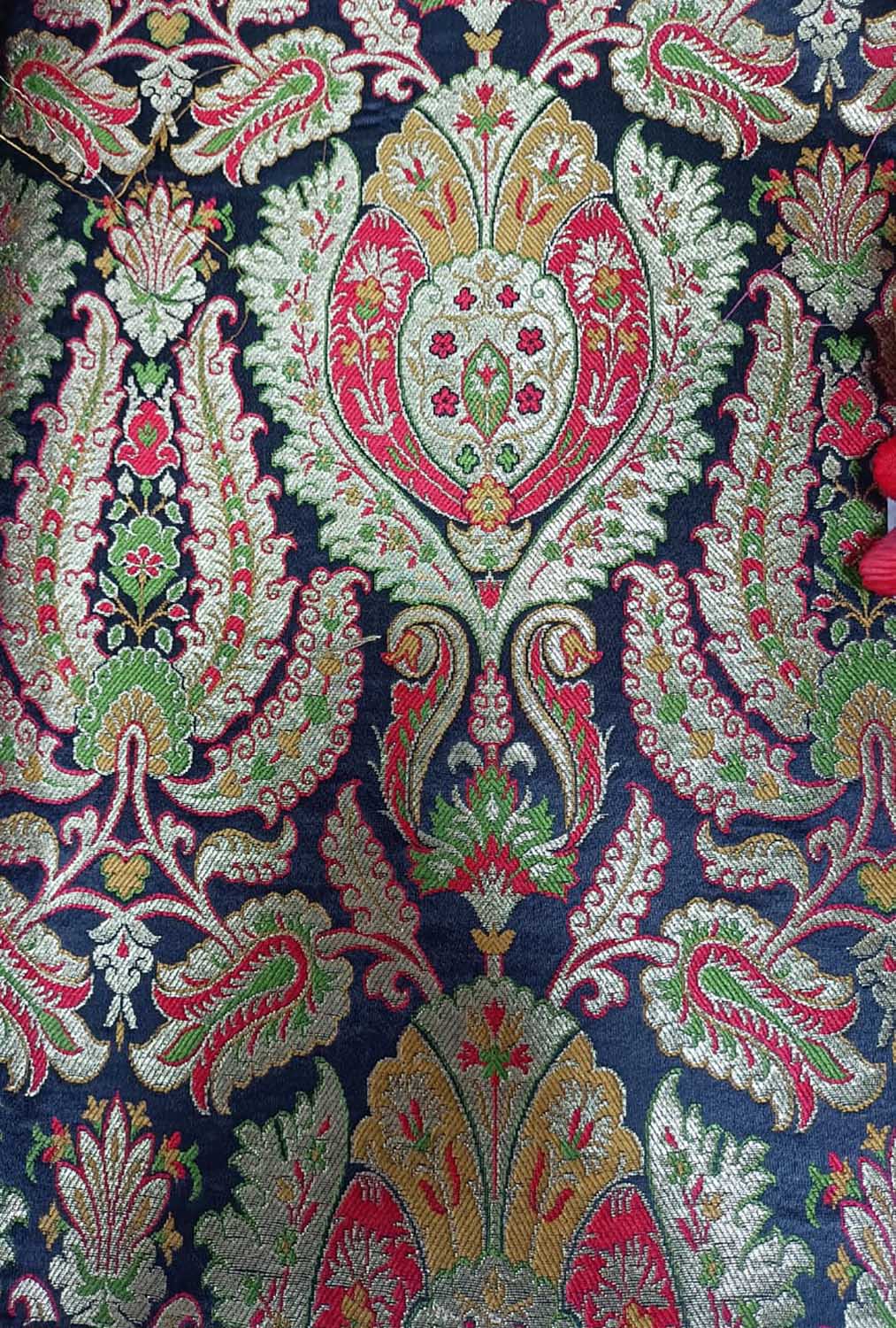 Black Handloom Banarasi Kimkhwab Silk Meenakari Flower Design Fabric ( 2.5 Mtr ) - Luxurion World