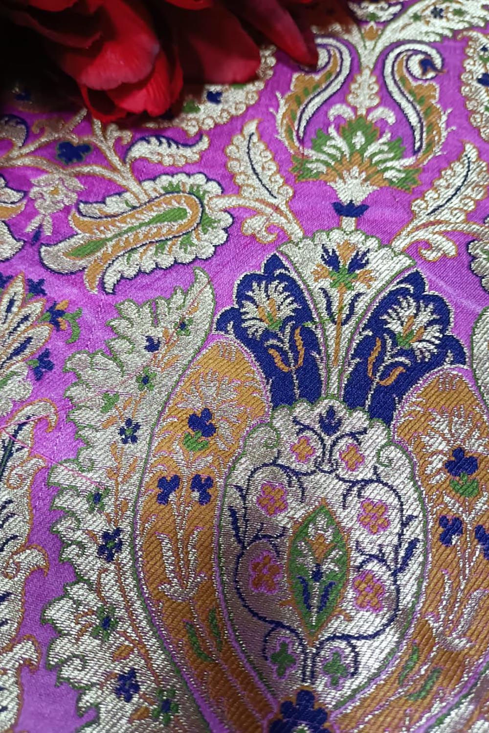 Pink Handloom Banarasi Kimkhwab Silk Meenakari Flower Design Fabric ( 2.5 Mtr ) - Luxurion World