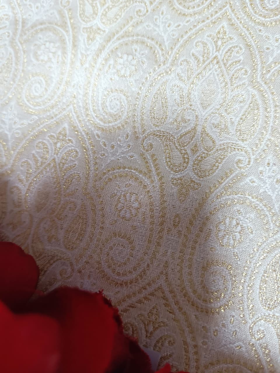 Dyeable Handloom Banarasi Silk Fabric ( 2.5 Mtr ) - Luxurion World
