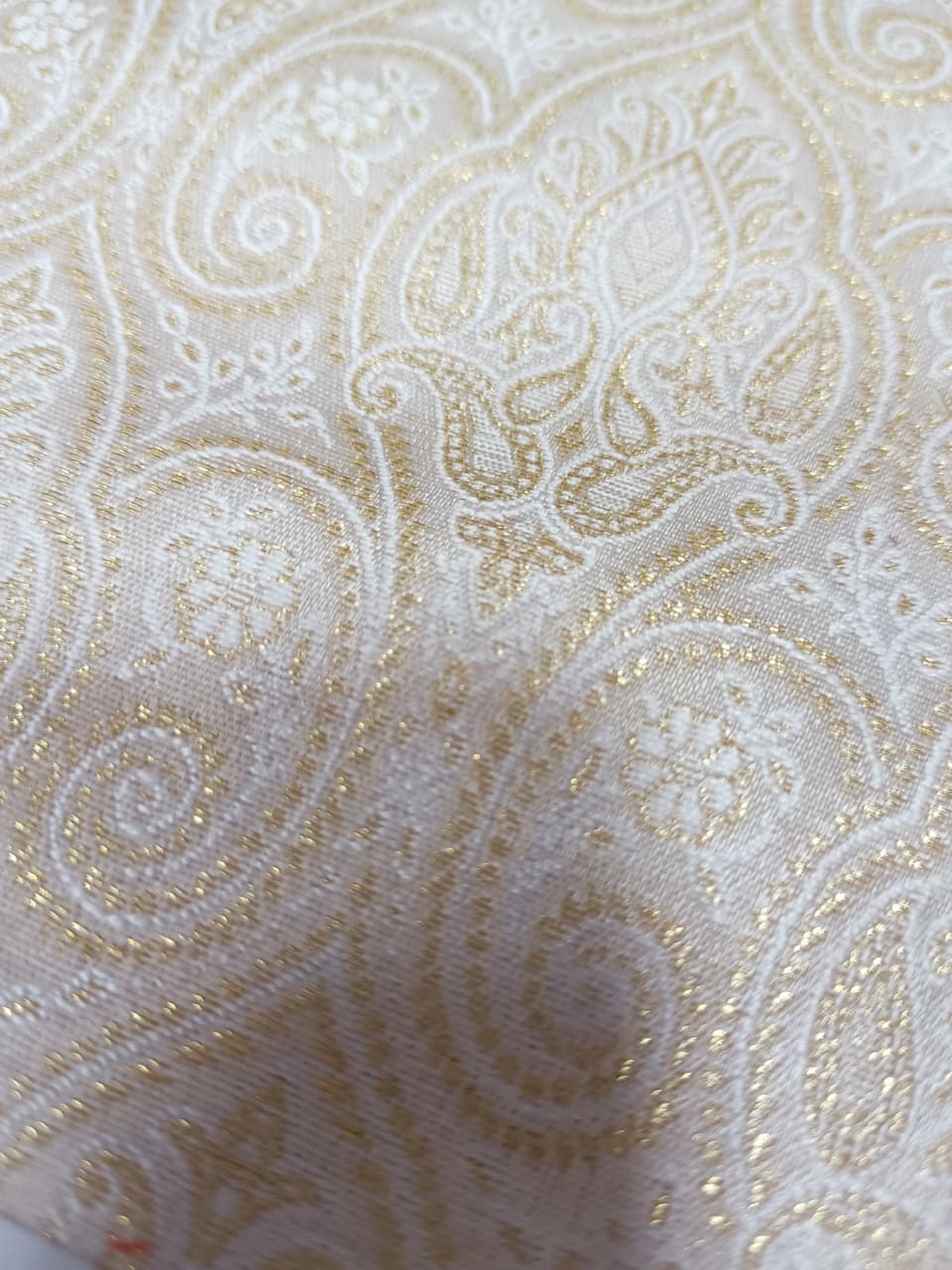 Dyeable Handloom Banarasi Silk Fabric ( 2.5 Mtr ) - Luxurion World
