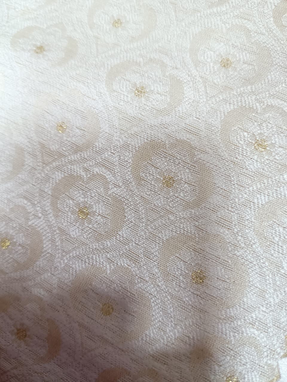 Dyeable Handloom Banarasi Silk Fabric ( 2.5 Mtr ) - Luxurion World