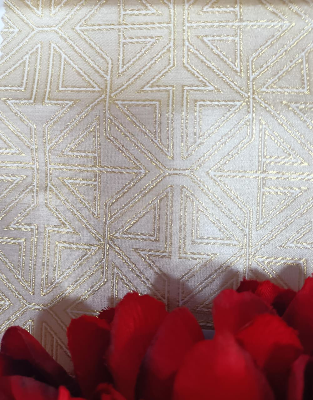 Dyeable Handloom Banarasi Silk Fabric ( 2.5 Mtr ) - Luxurion World
