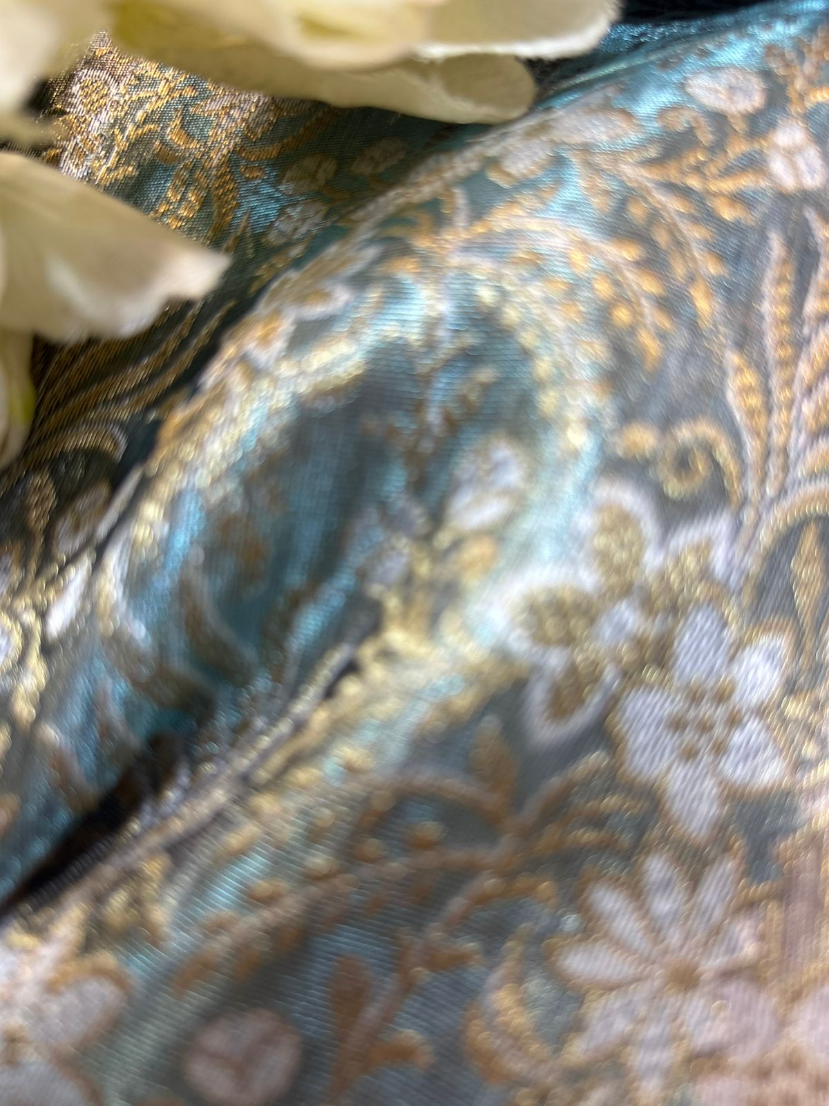 Grey Handloom Banarasi Tissue Brocade Sona Roopa Flower Design Fabric ( 2.5 Mtr ) - Luxurion World