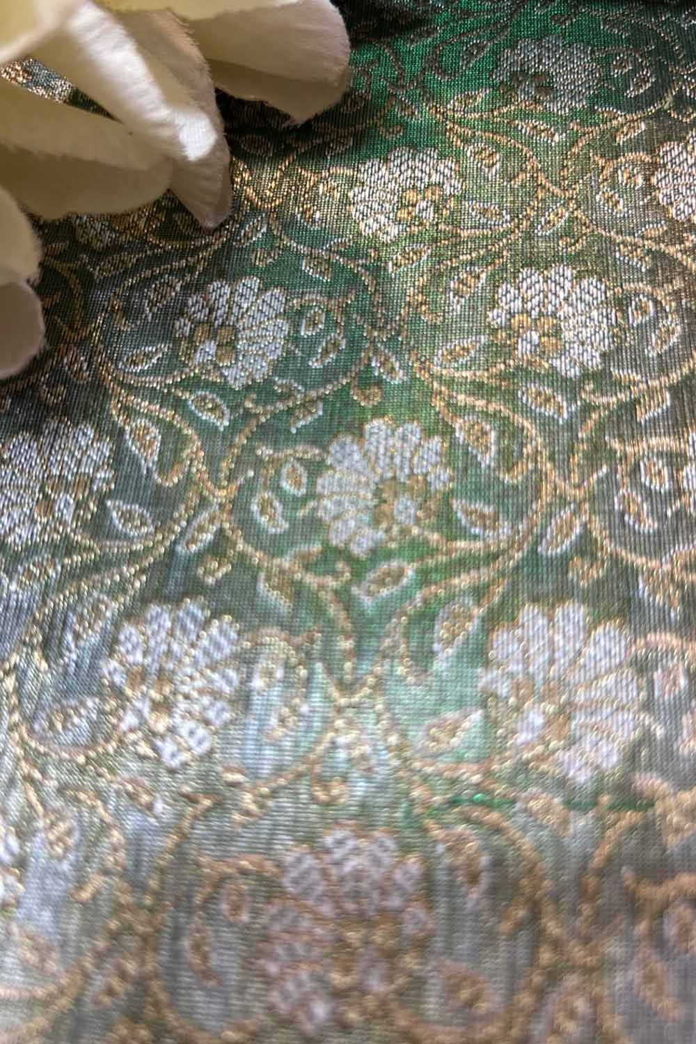 Green Handloom Banarasi Tissue Brocade Sona Roopa Flower Design Fabric ( 2.5 Mtr ) - Luxurion World
