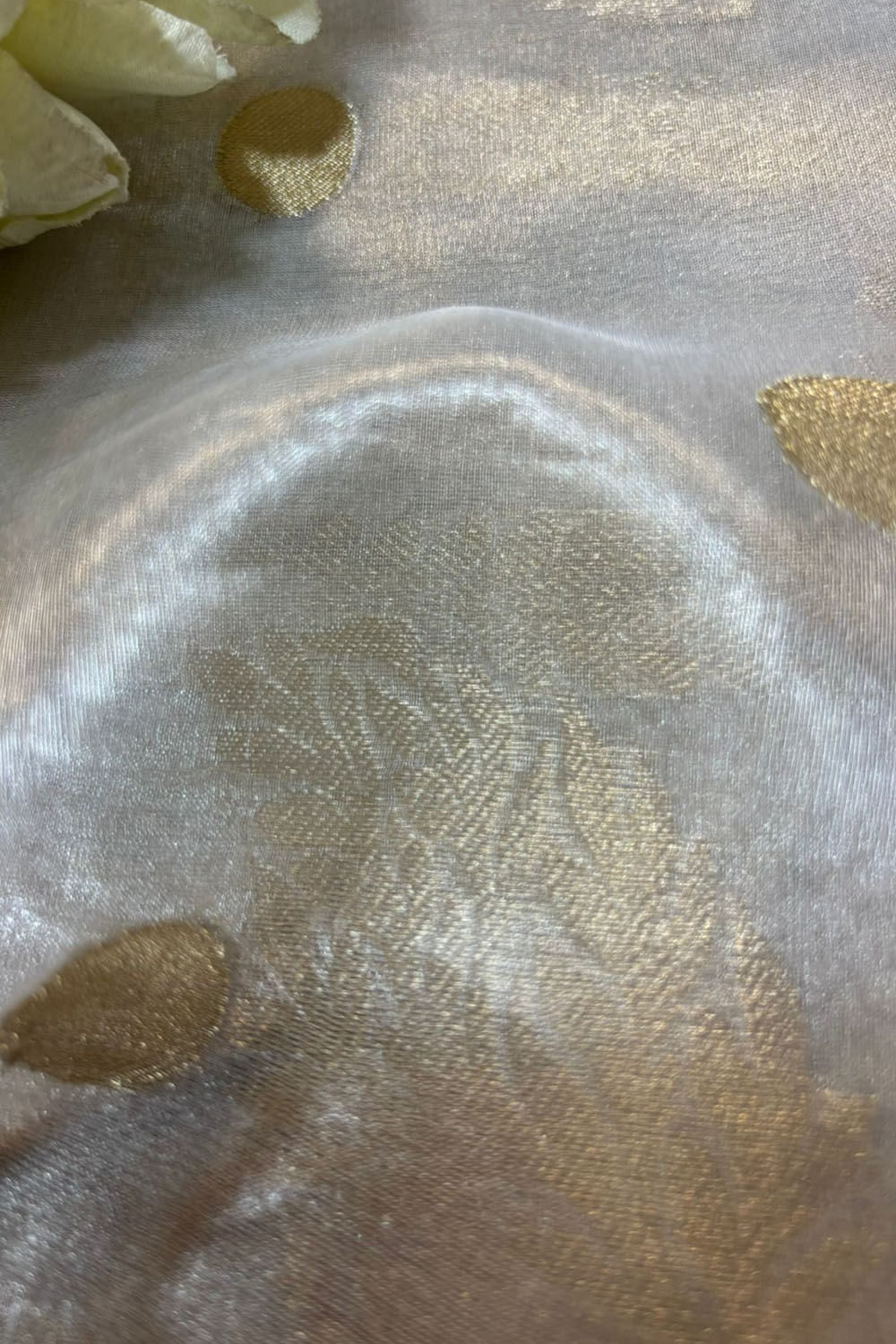 Dyeable Handloom Banarasi Tissue Organza Fabric ( 2.5 Mtr ) - Luxurion World